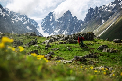 201506-thetrailtokazbegi-joeyschusler-3789.jpg